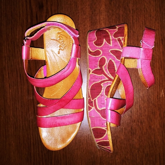 Good As New Naya 'Nalani' Wedges - Picture 2 of 8